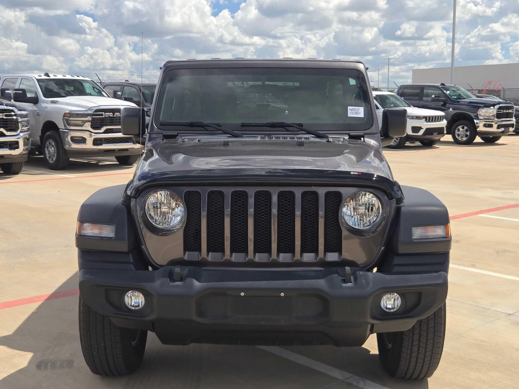 Used 2023 Gray Jeep Sport S image 8