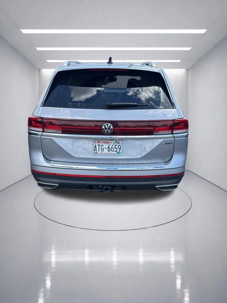 Used 2024 Silver Mist Metallic Volkswagen 2.0T SEL image 9