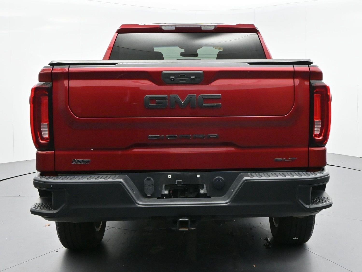 Used 2022 CAYENNE RED TINTCOAT GMC SLT image 6