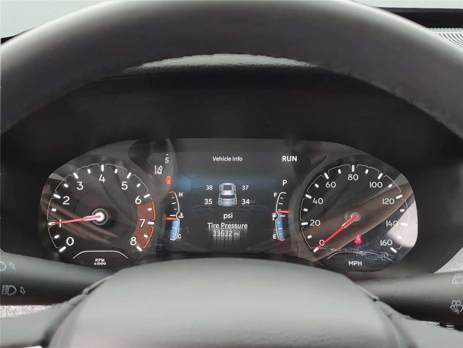 Used 2024 Diamond Black Crystal Pearlcoat Jeep Latitude image 20