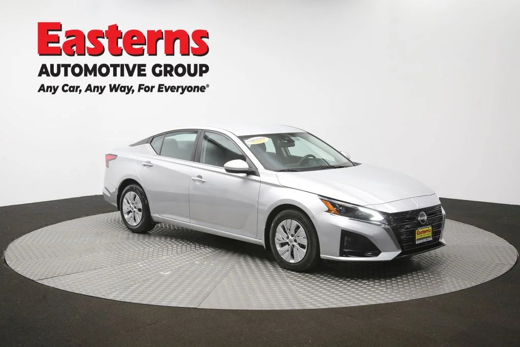 Used 2023 Silver Nissan 2.5 S image 47
