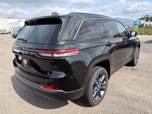 New 2026 Black Jeep  image 3