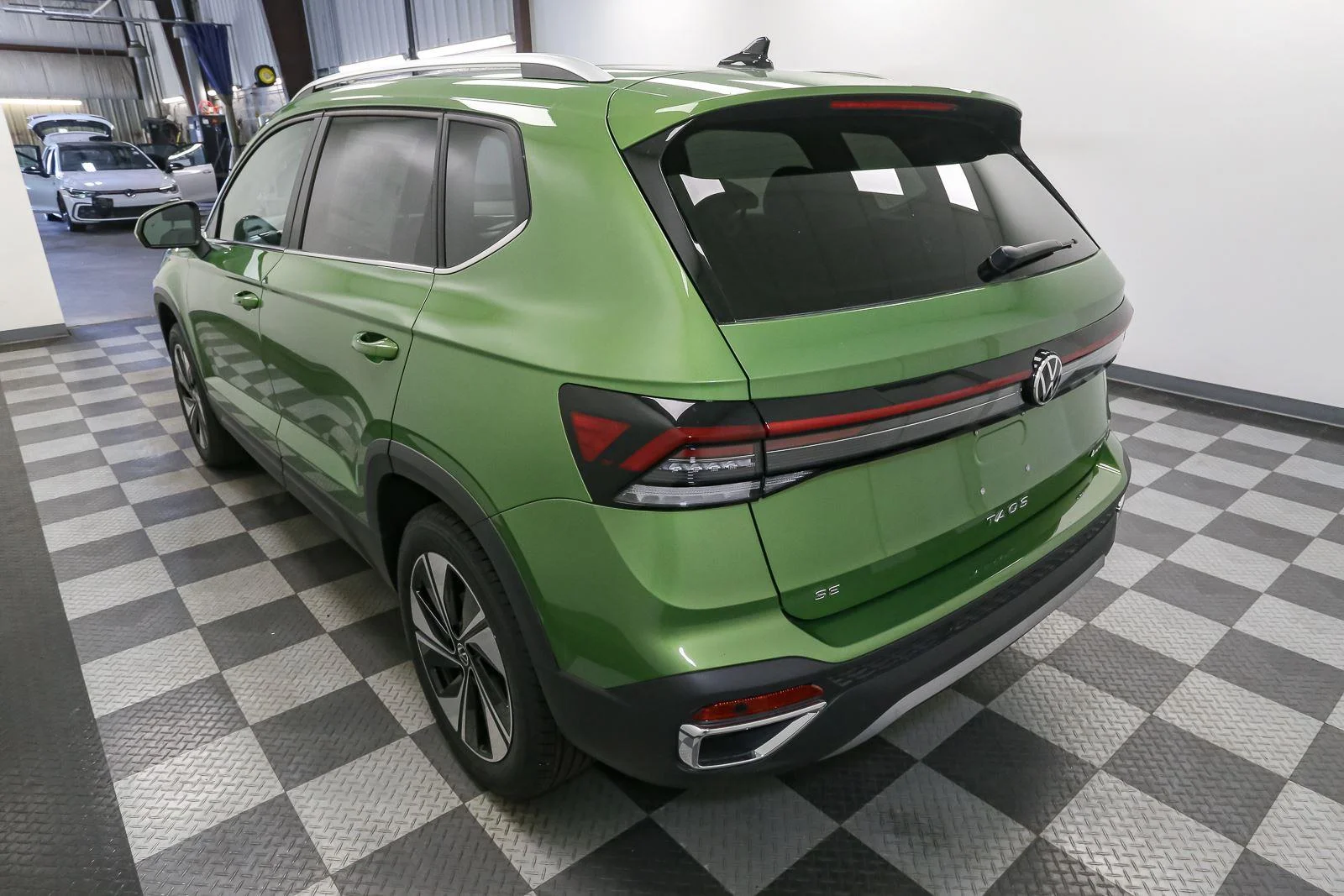 New 2026 Bright Moss Green Metallic Volkswagen SE image 9