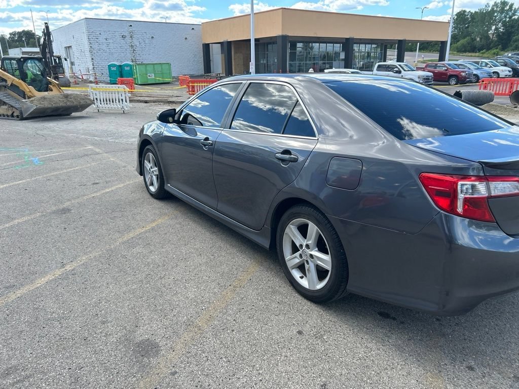 Used 2014 Magnetic Gray Metallic Toyota SE image 4