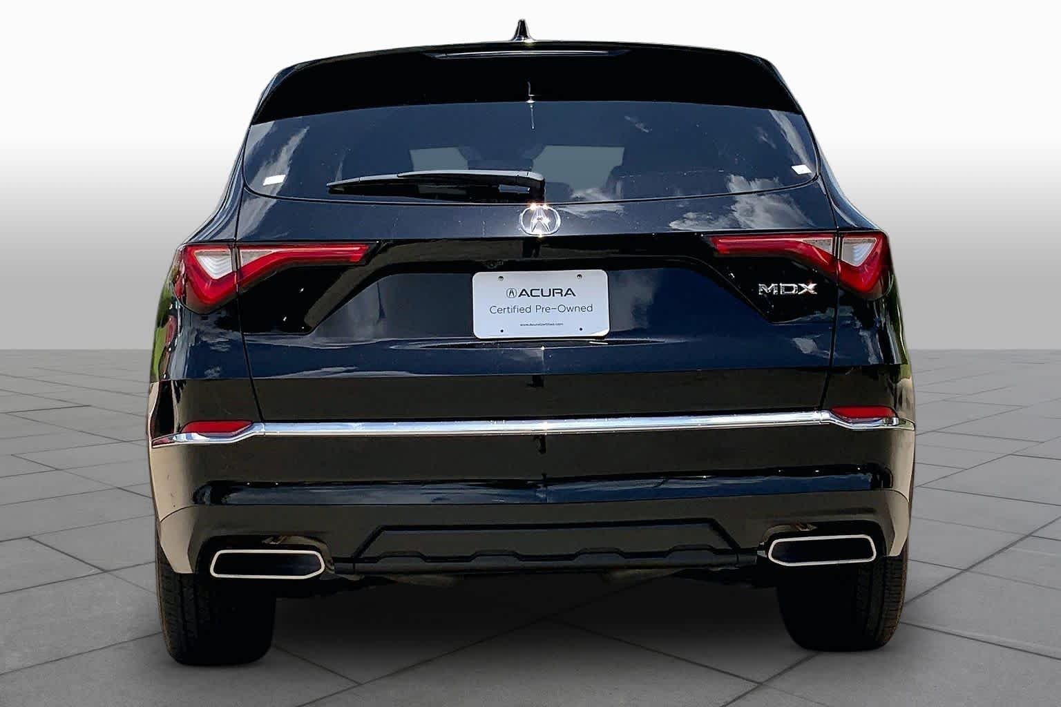 Used 2024 Majestic Black Pearl Acura  image 5