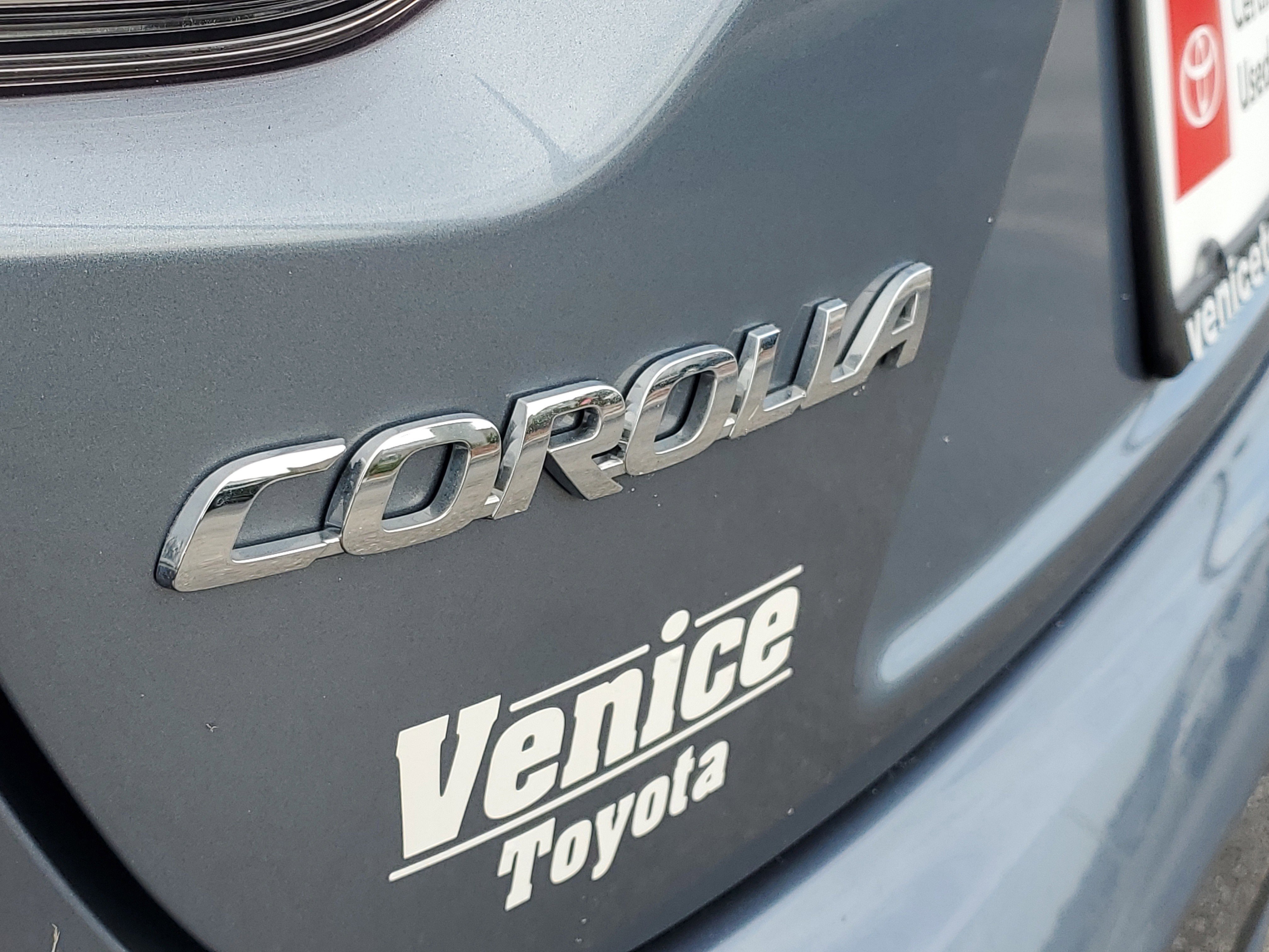 Used 2022  Toyota LE image 6
