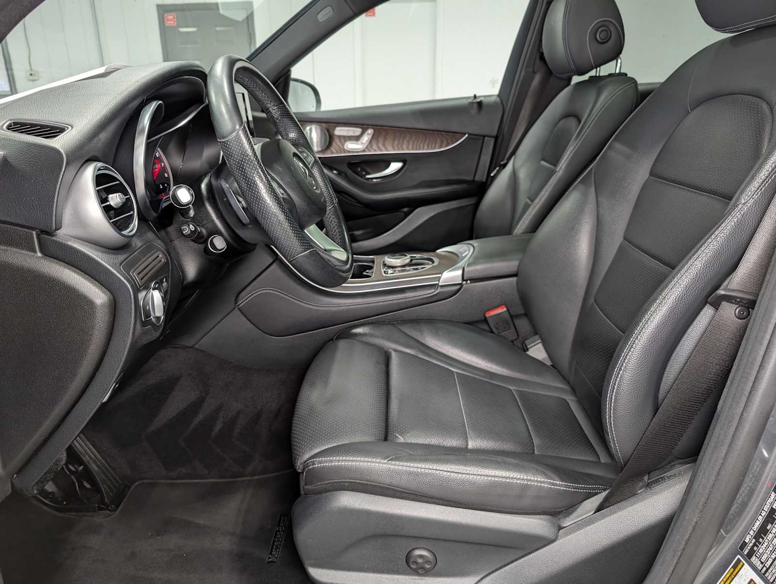 Used 2018 Selenite Grey Metallic Mercedes-Benz GLC 300 image 4