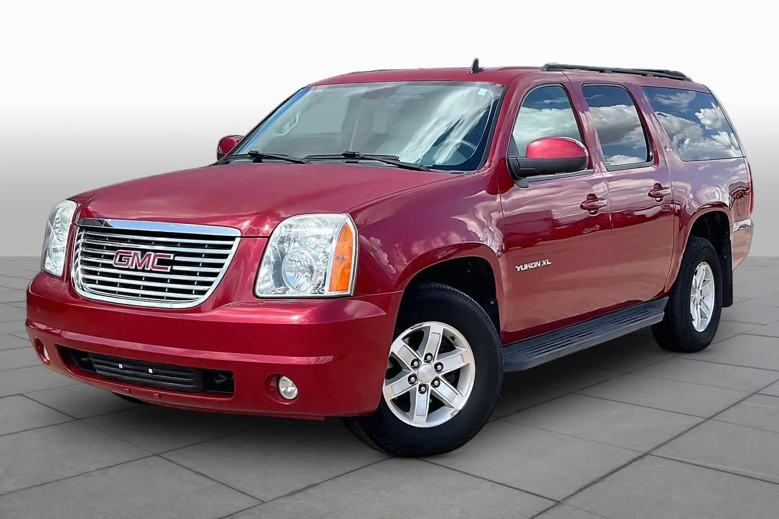 Used 2013 Crystal Red Tintcoat GMC SLT image 2