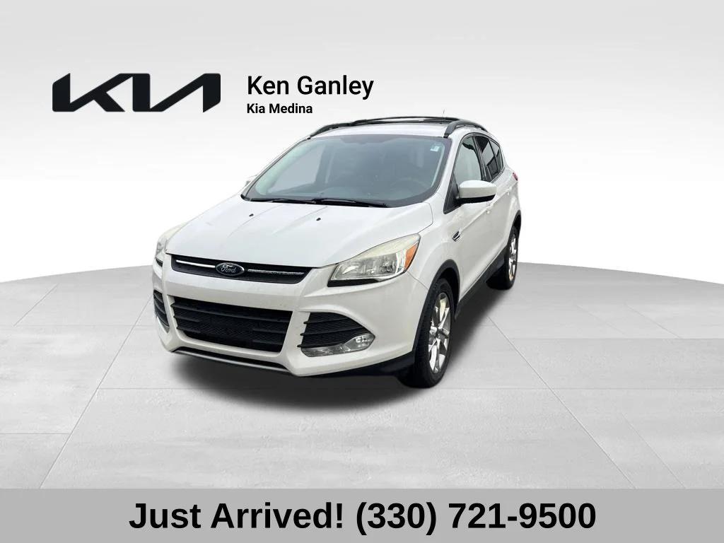 Used 2015 White Ford SE image 1