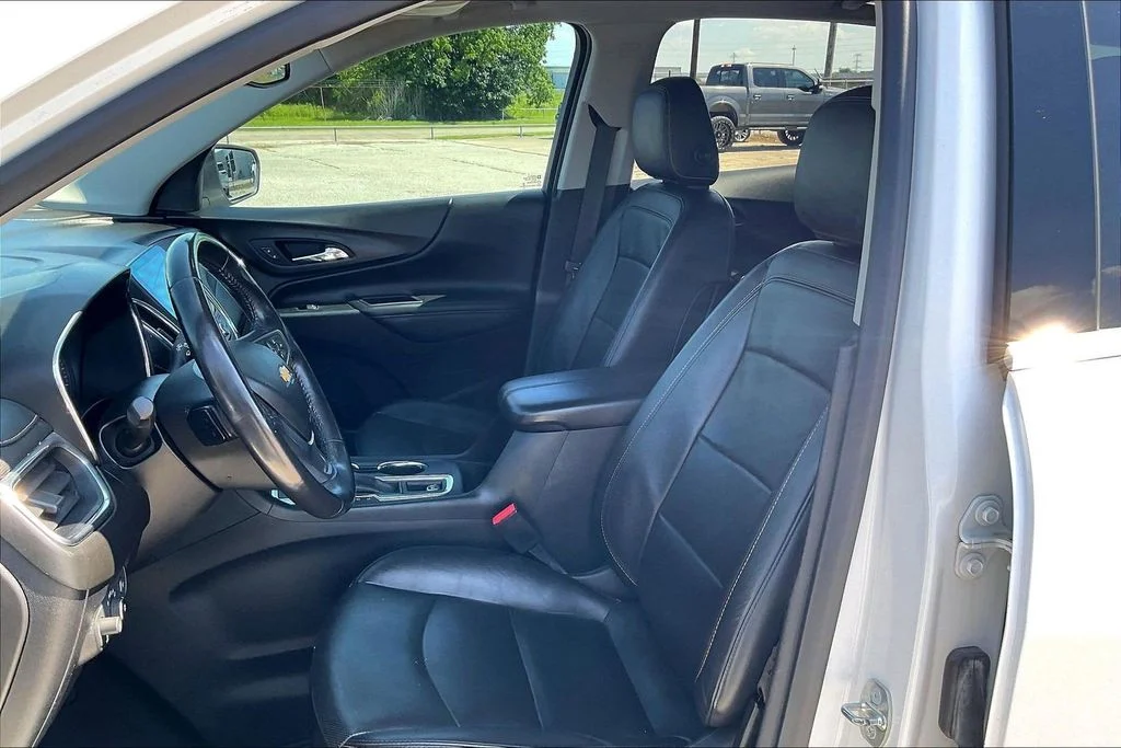Used 2018 Beige Chevrolet Premier image 18