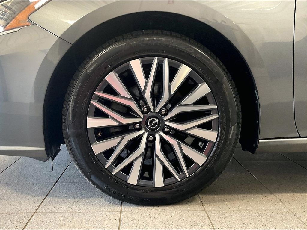 Certified Used 2023 Gray Nissan 2.5 SV image 7