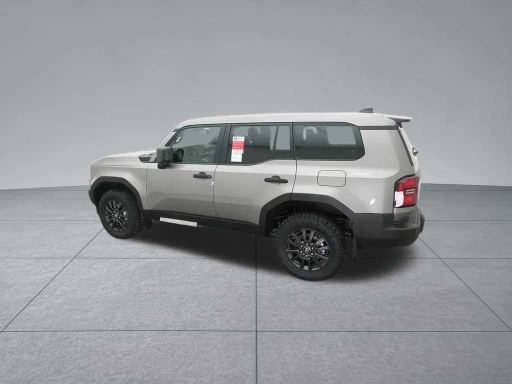 Used 2025  Toyota 1958 image 5