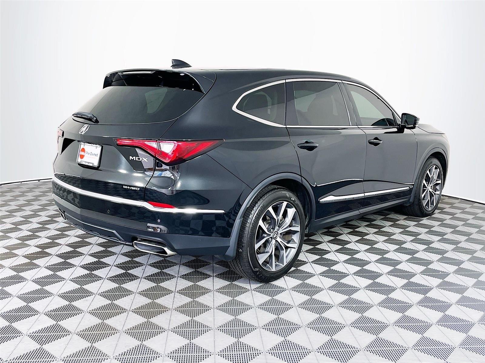 Used 2024 Majestic Black Pearl Acura SH-AWD w/Tech image 9