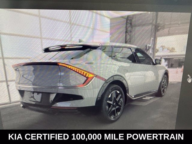 Used 2025 Gray Kia Wind image 2