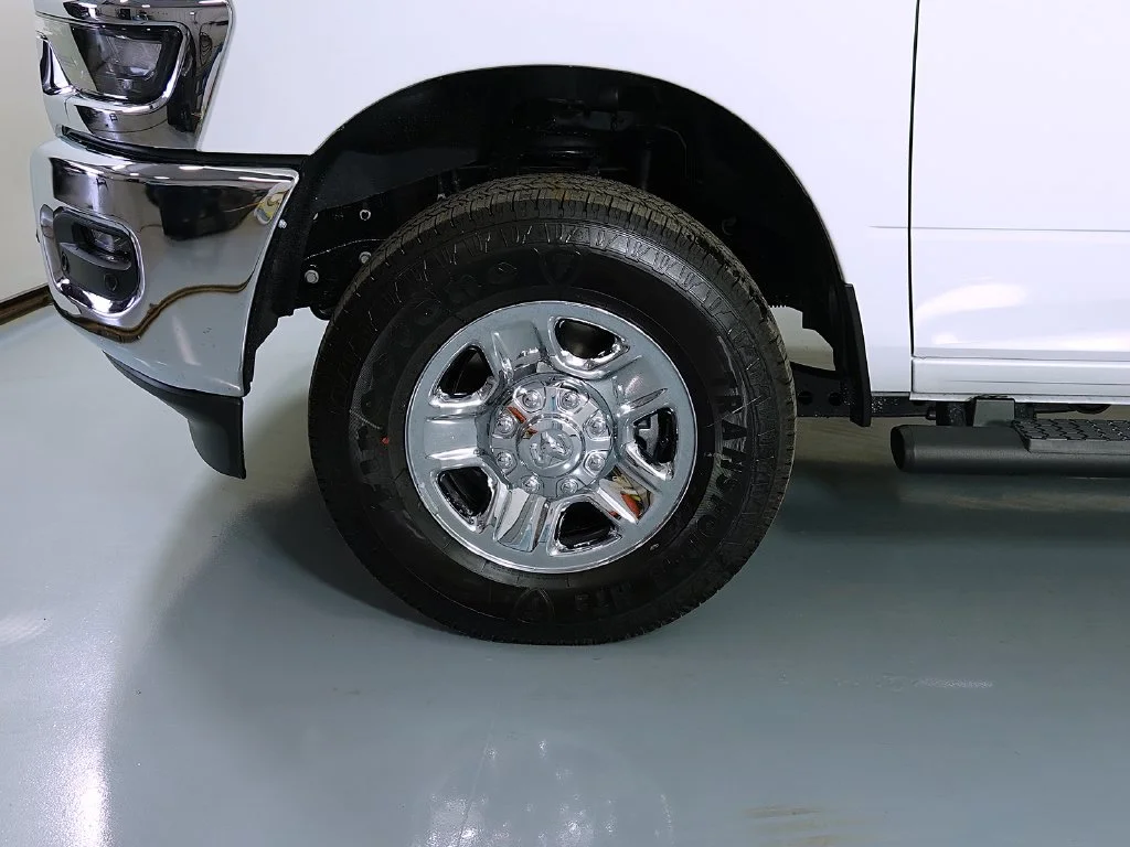 New 2027 White Ram Tradesman image 10