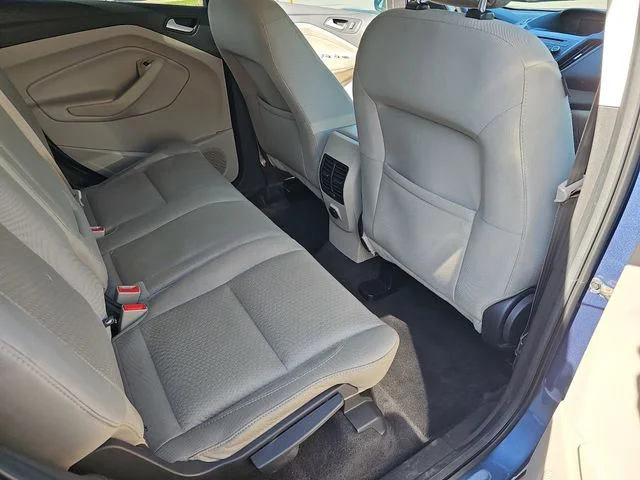 Used 2018 Blue Ford SE image 11