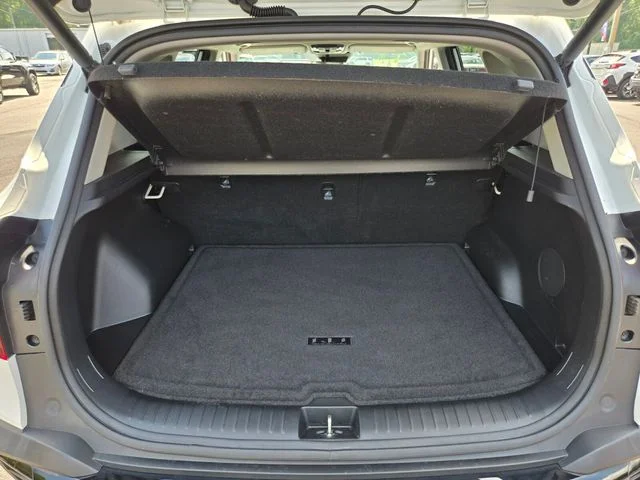 Used 2024 White Kia SX image 17