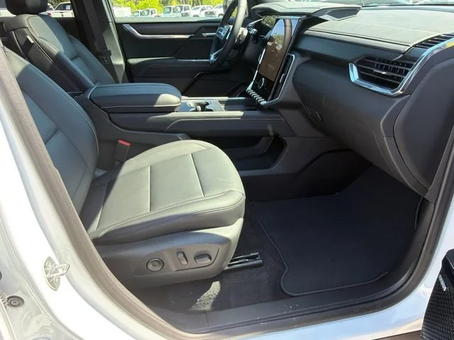 Used 2026 Summit White GMC Elevation image 13