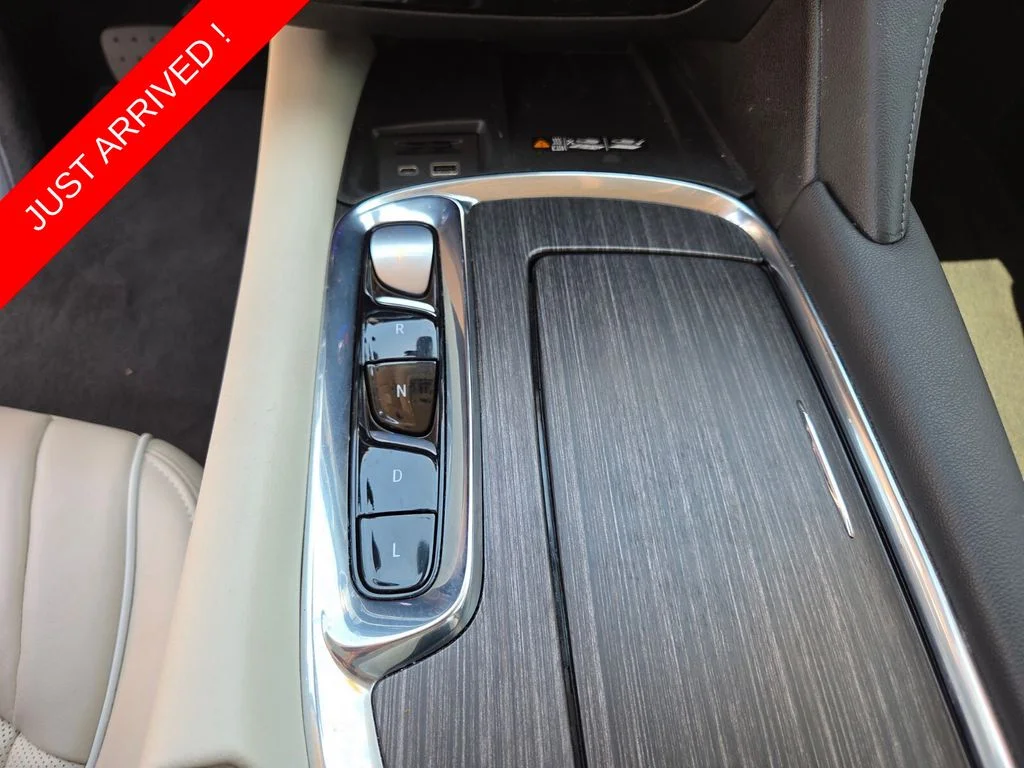 Used 2023 White Buick Avenir image 30