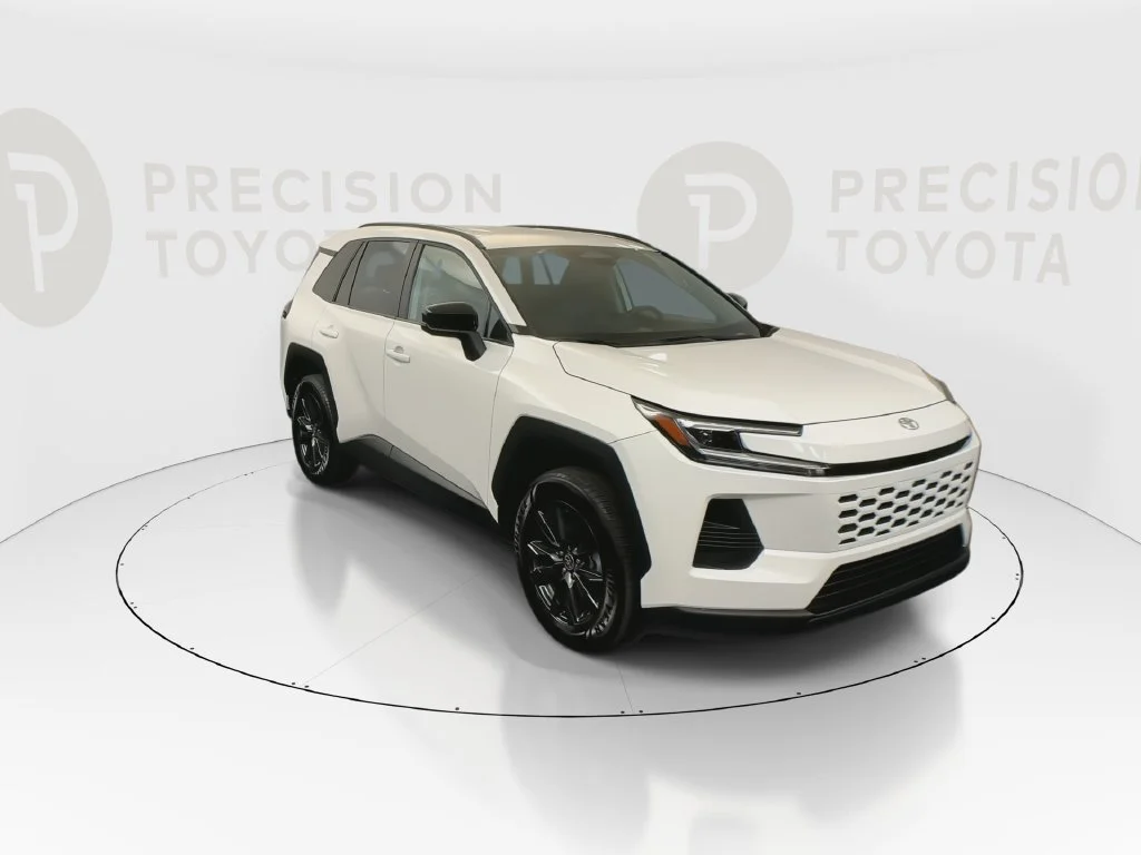 Used 2026 Ice Cap Toyota XLE Premium image 11