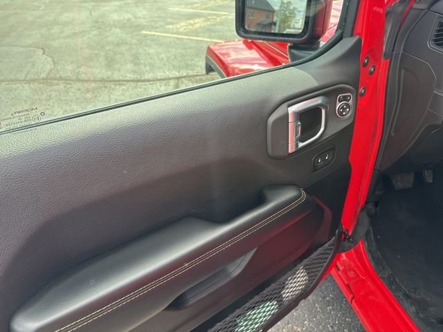 Used 2025 Red Jeep Sahara image 17