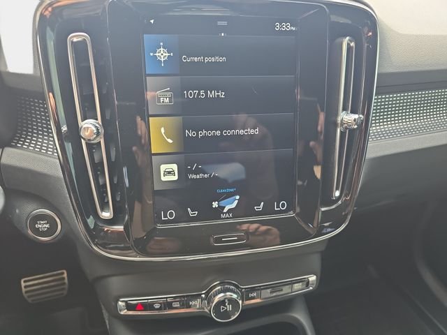 Used 2019 Red Volvo R-Design image 23