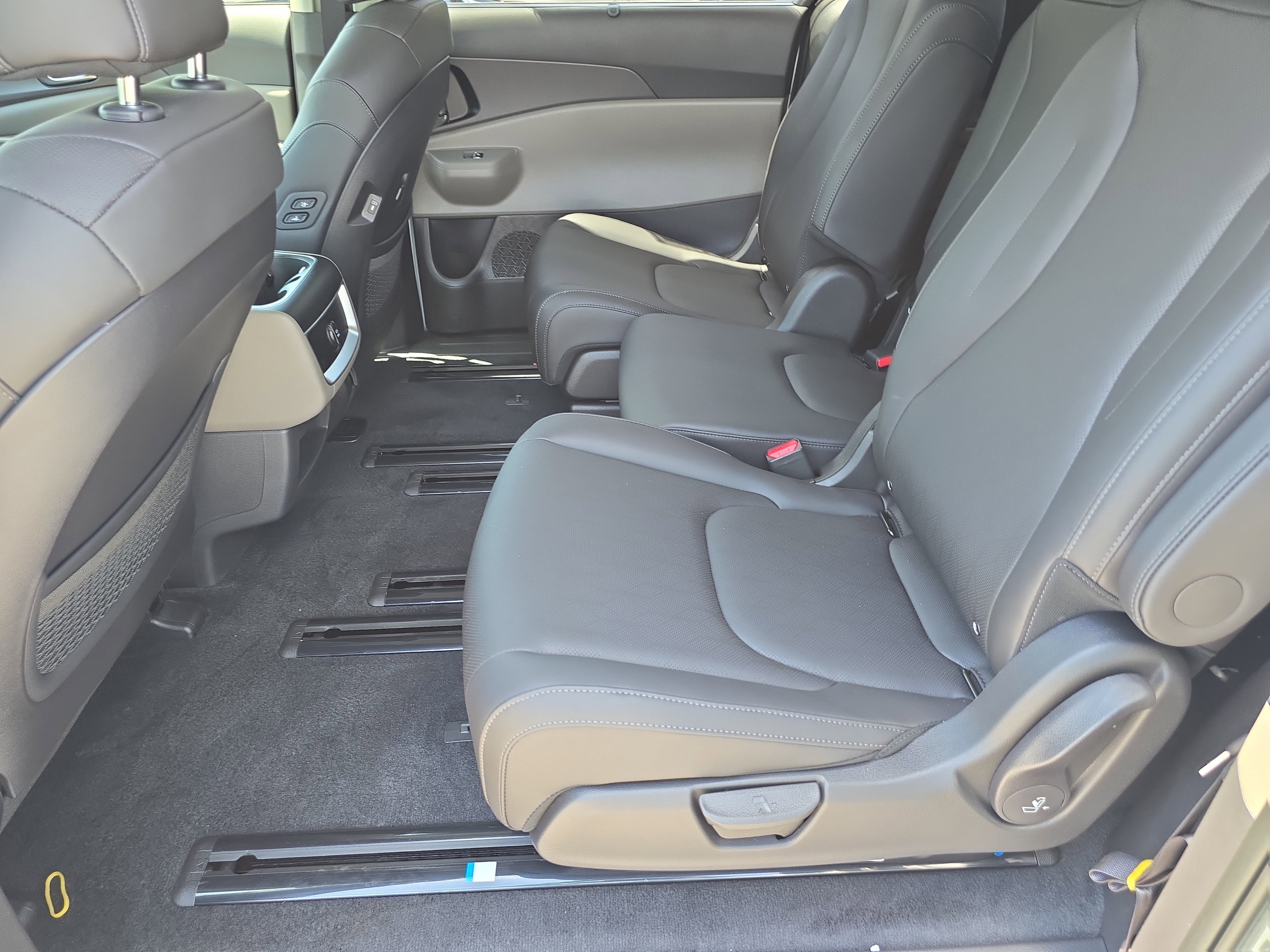 New 2026 Ivory Silver Kia EX image 17