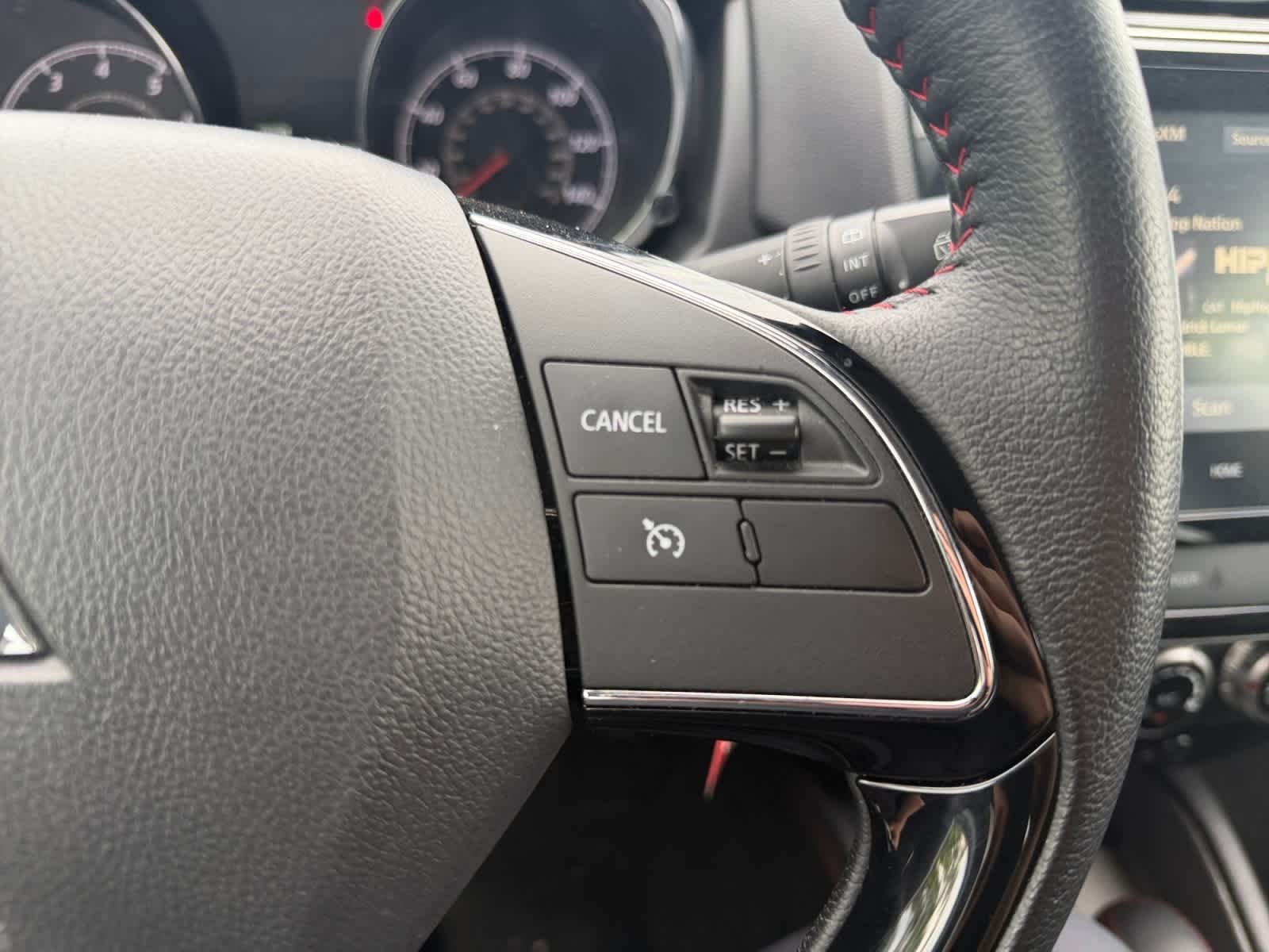 Used 2025 Alloy Silver Metallic Mitsubishi LE image 20