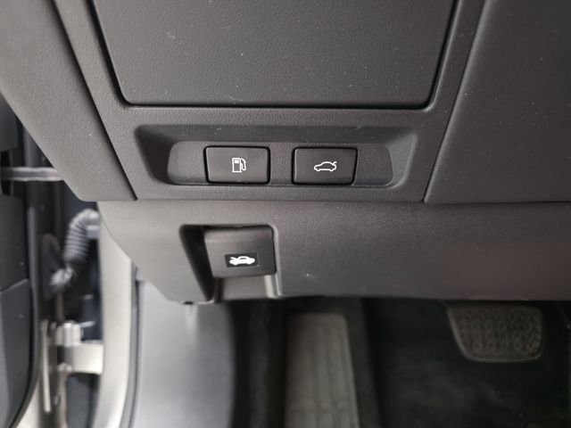 Used 2018 Silver Lexus 500 Base image 25