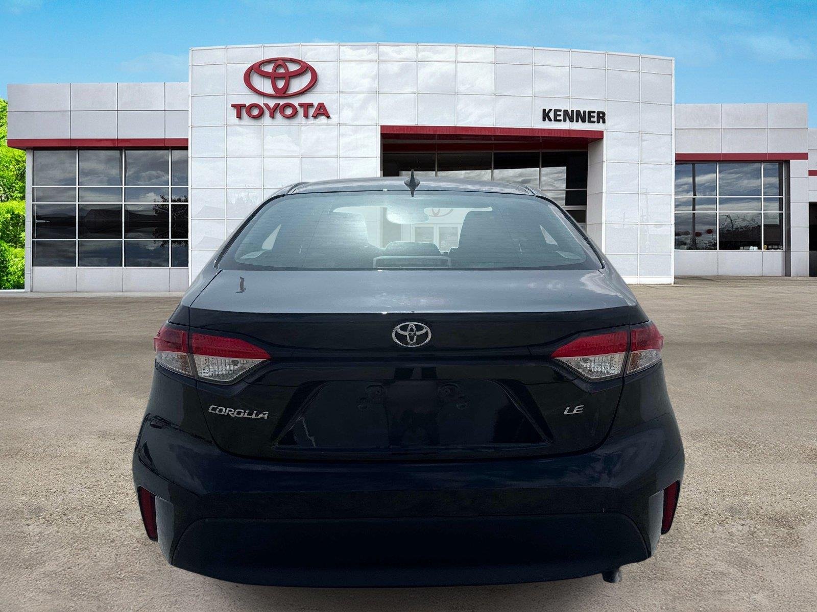Used 2025 Midnight Black Metallic Toyota LE image 5