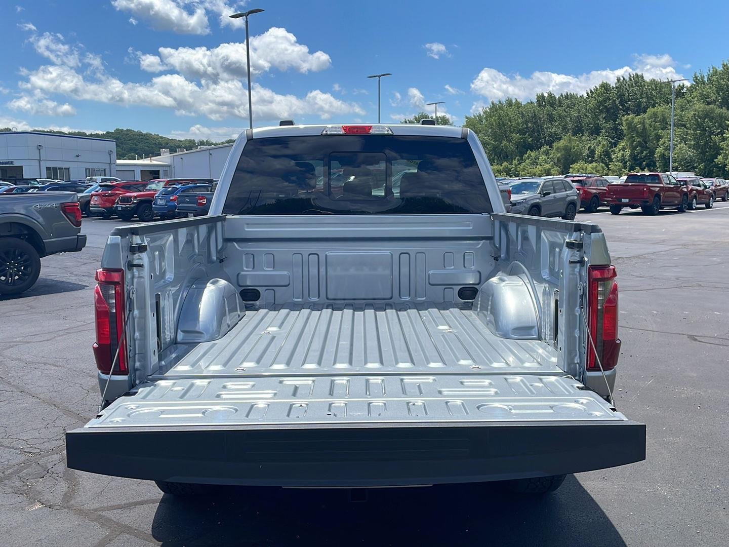 New 2026 Iconic Silver Metallic Ford XLT image 9