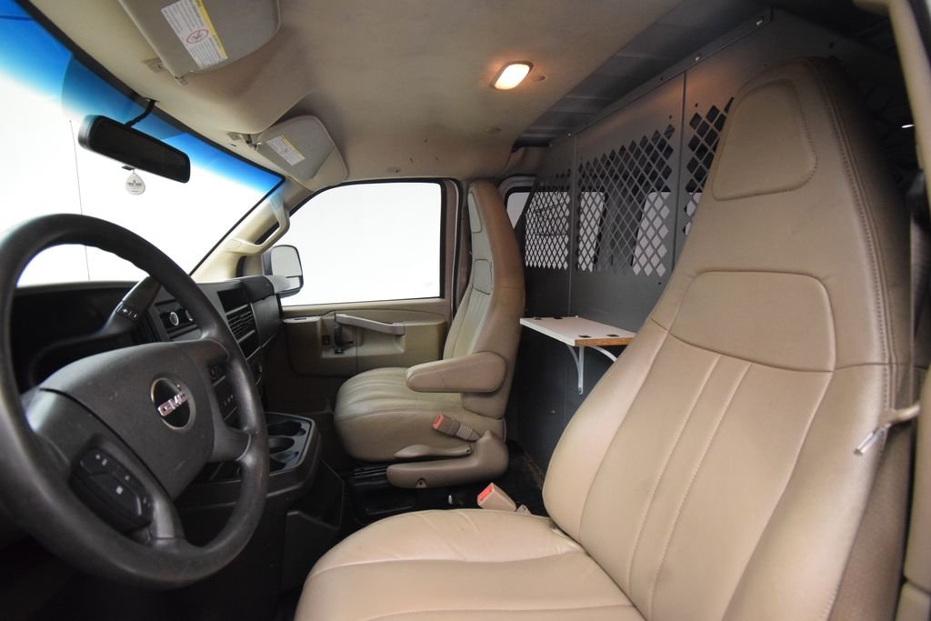 Used 2018 Summit White GMC Work Van image 12