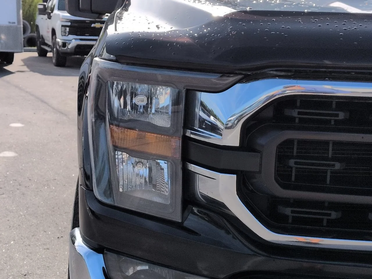 Used 2023 Black Ford XLT image 10