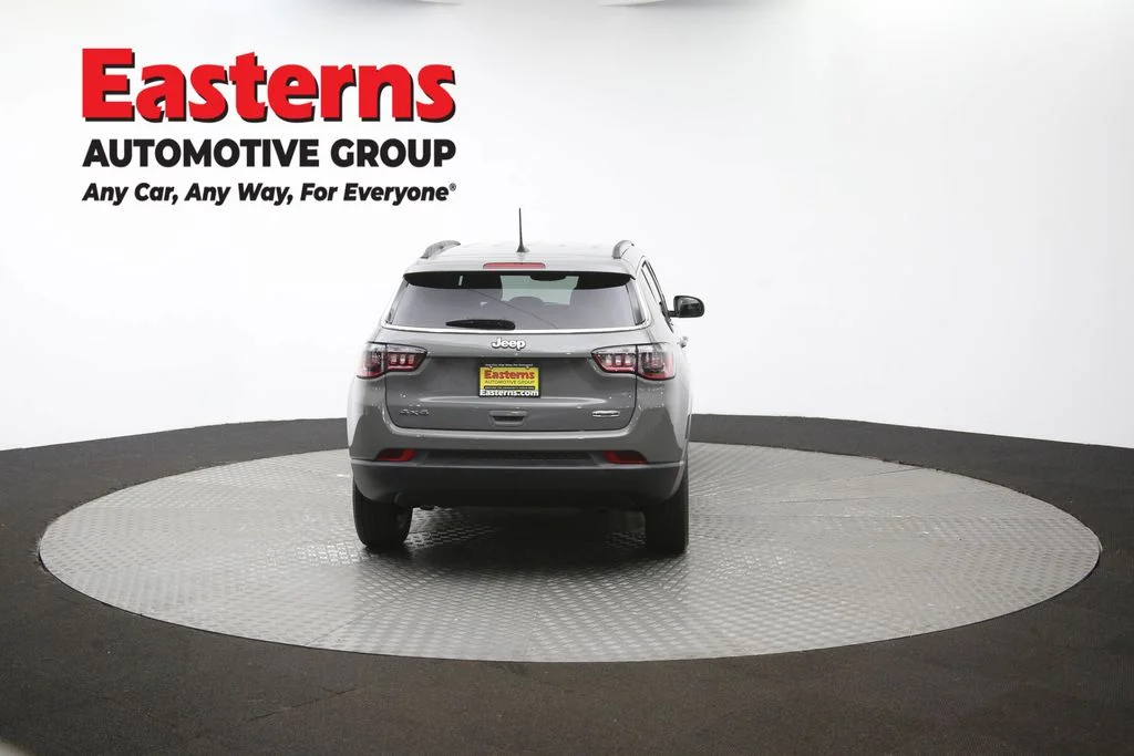 Used 2023 Gray Jeep Latitude Lux image 36