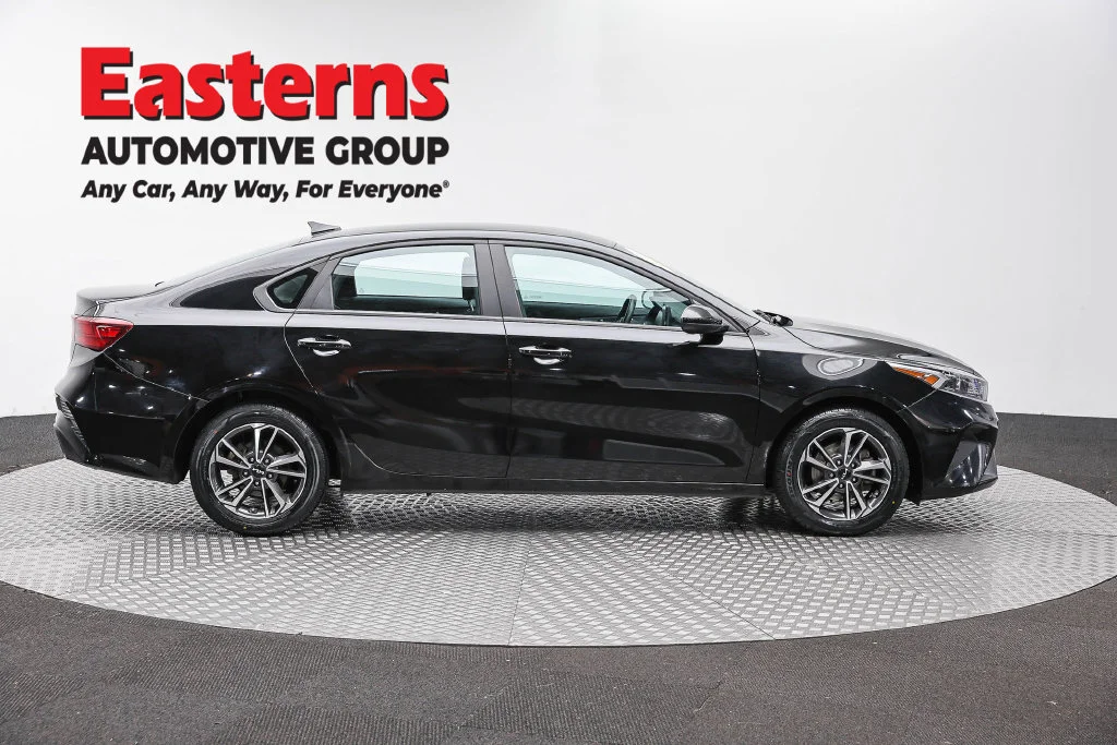 Used 2024 Black Kia LXS image 5