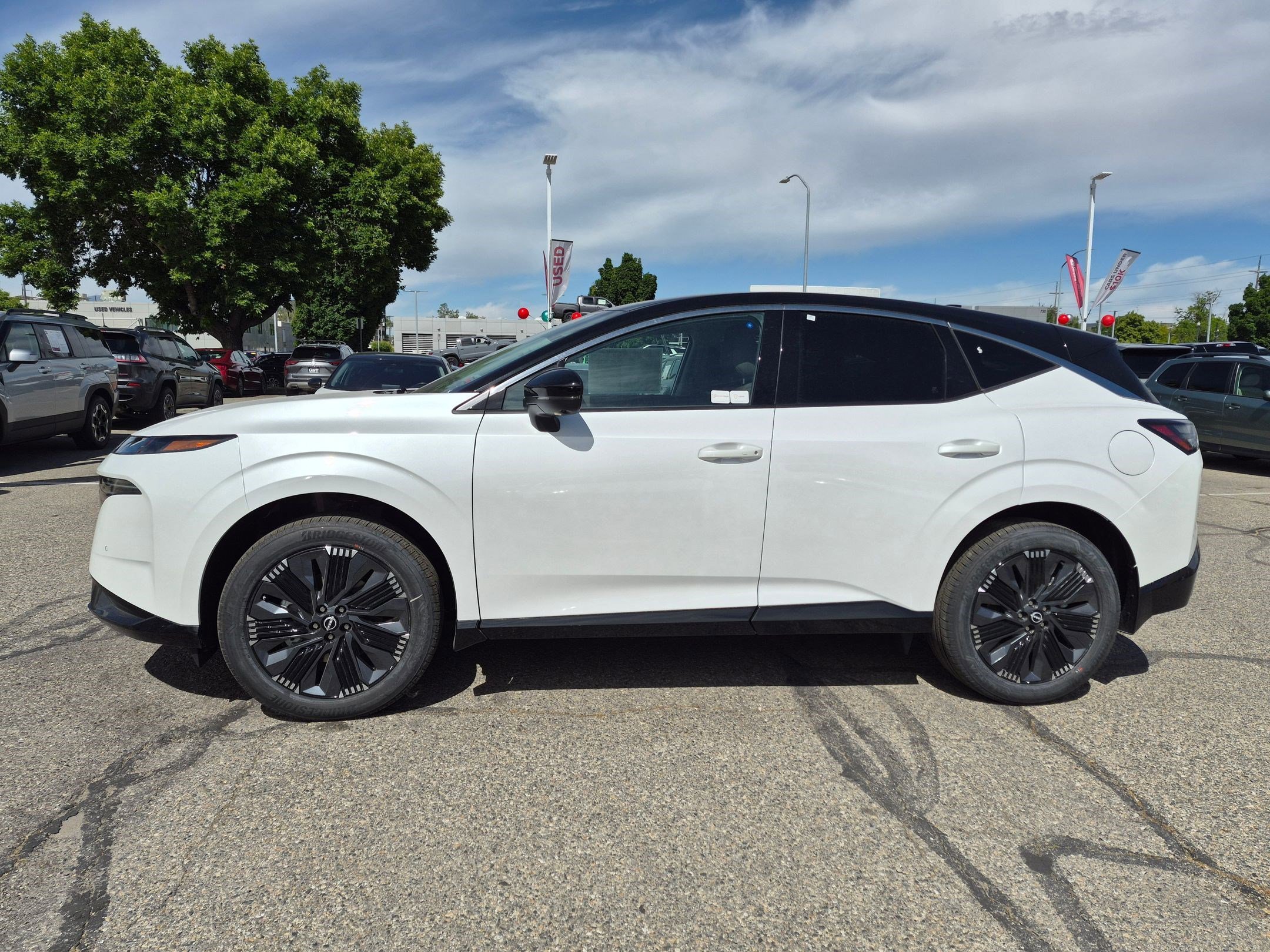 New 2026 Everest White Pearl Tricoat/Super Black Nissan Platinum image 7