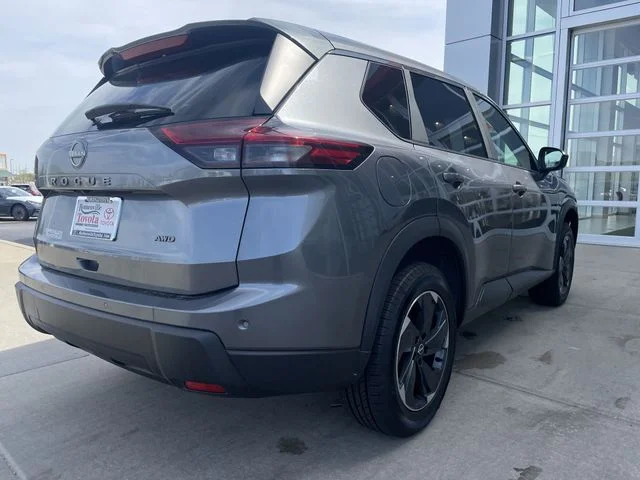 2025 Nissan Rogue SV - Photo 34