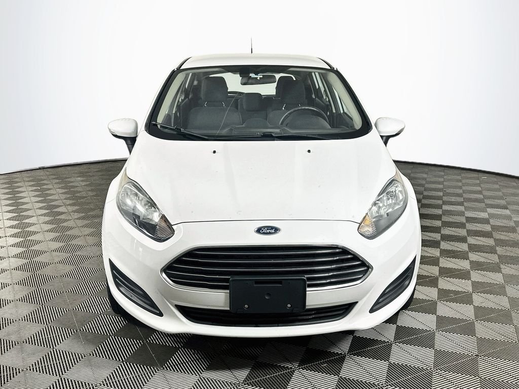 Used 2016 Oxford White Ford SE image 2