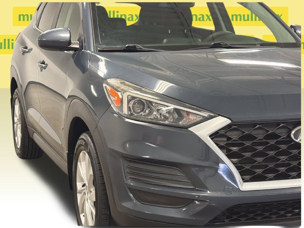 Used 2019 Blue Hyundai SE image 4