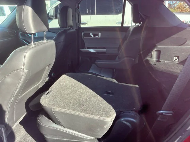Used 2023 Rapid Red Metallic Tinted Clearcoat Ford XLT image 9