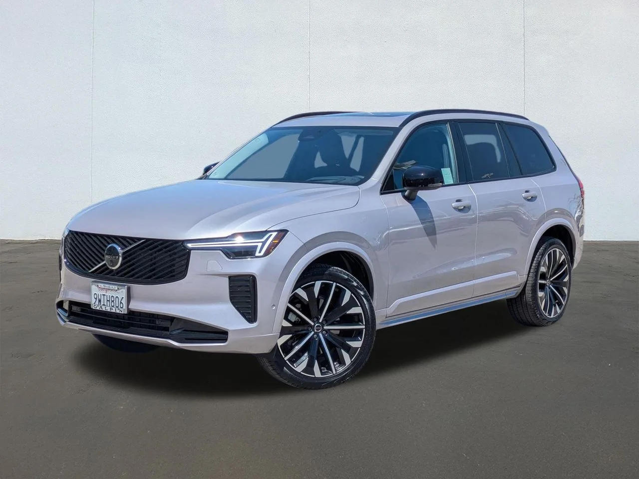 2026 Volvo XC90 B6 Ultra Dark 7-Seater 4WD's photo