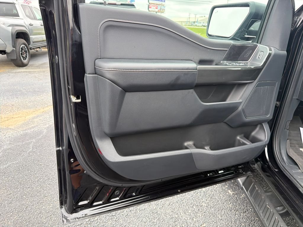 Used 2023 Black Ford XLT image 12