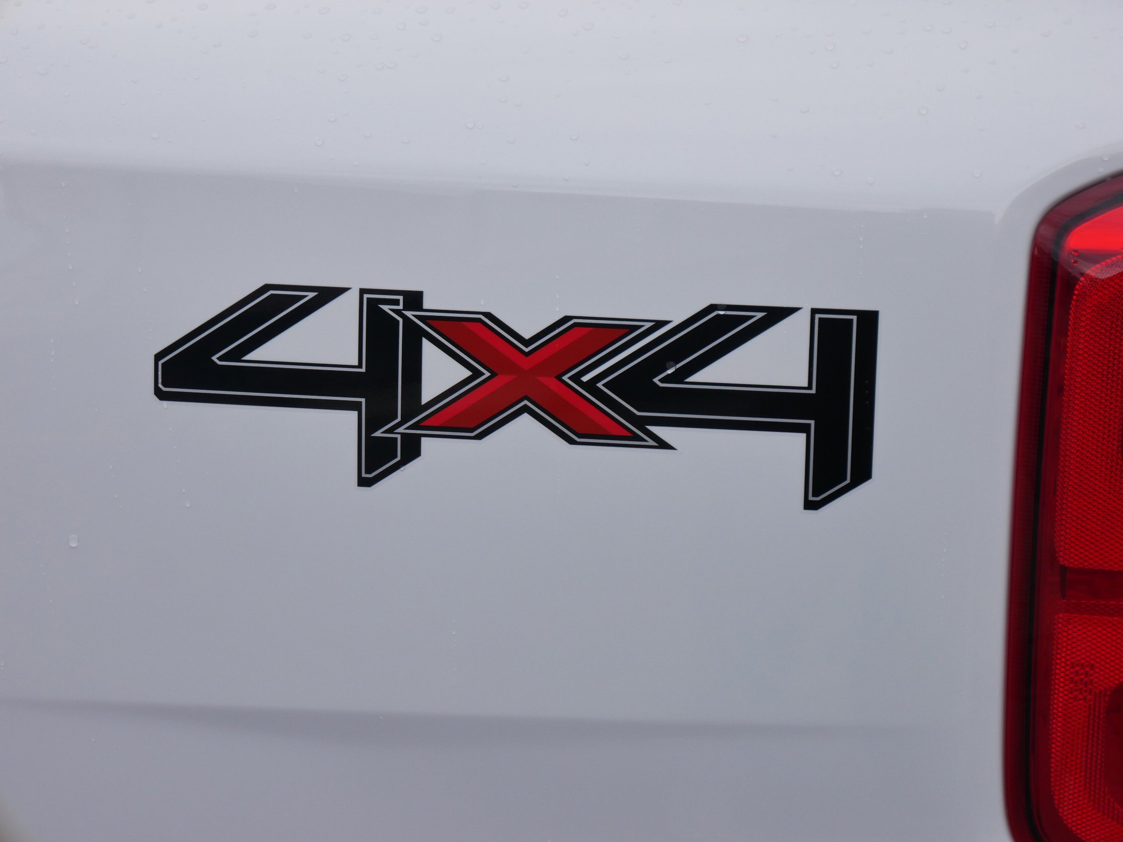 New 2025 Oxford White Ford XL image 18