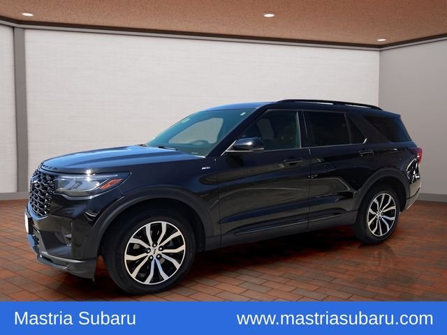 Used 2025 Black Metallic Ford ST-Line image 32