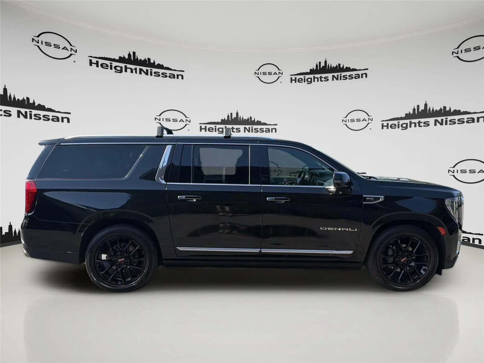 Used 2023 Onyx Black GMC Denali image 6