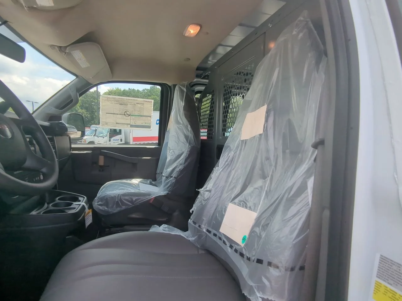New 2025 Summit White GMC Work Van image 17