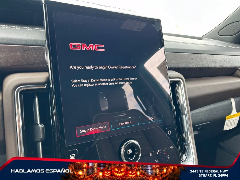 New 2027 Glacier White Tricoat GMC Denali Ultimate image 31