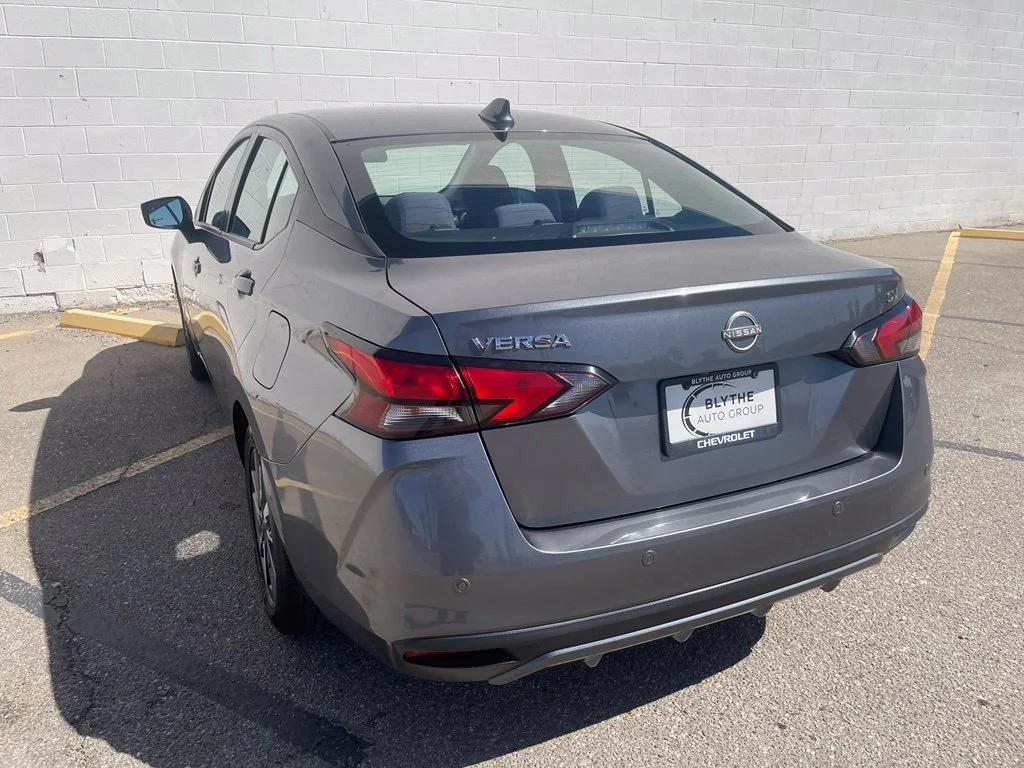 2023 Nissan Versa Sedan SV - Photo 4