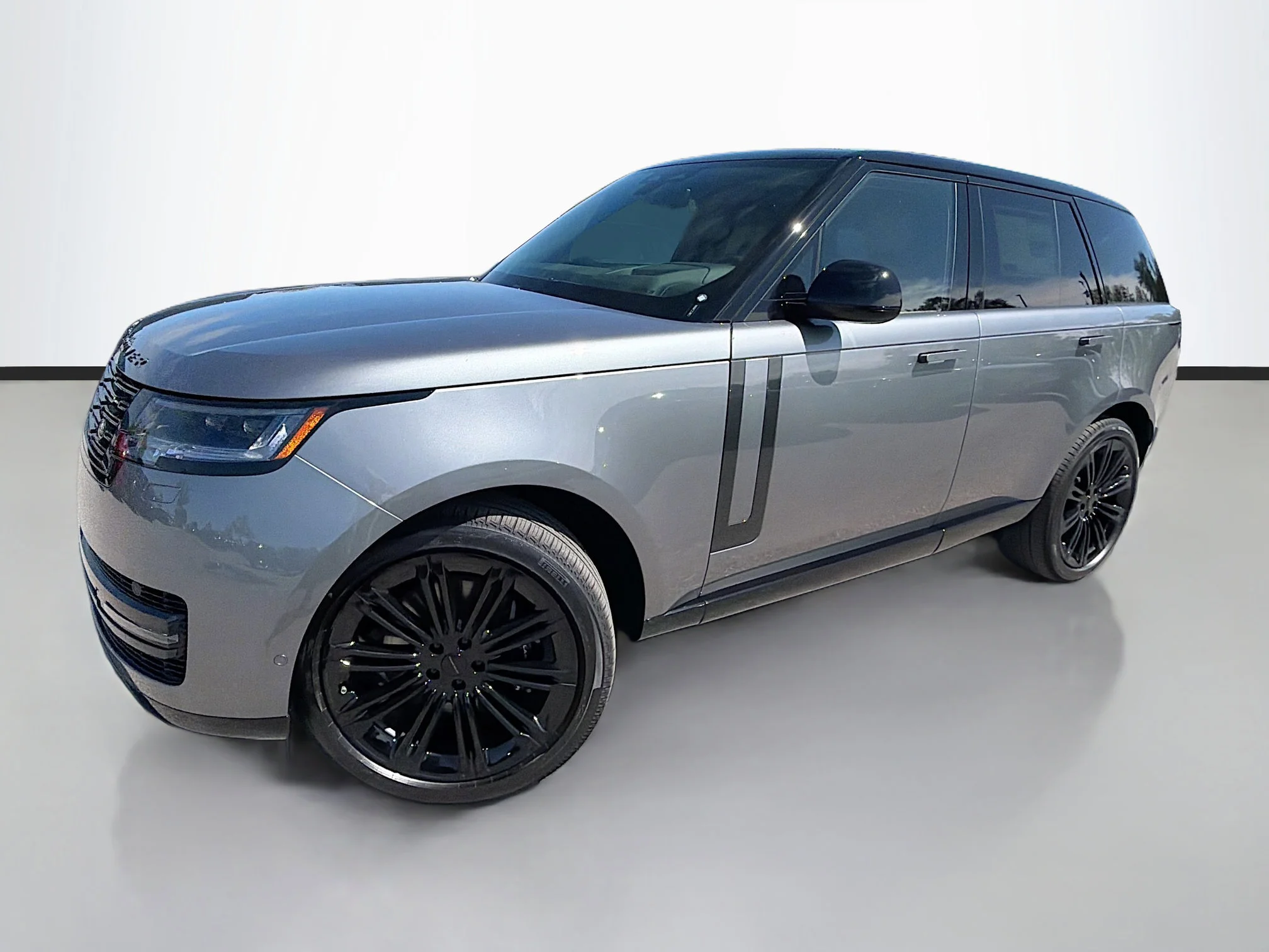 2026 Land Rover Range Rover 4.4 SE SWB's photo