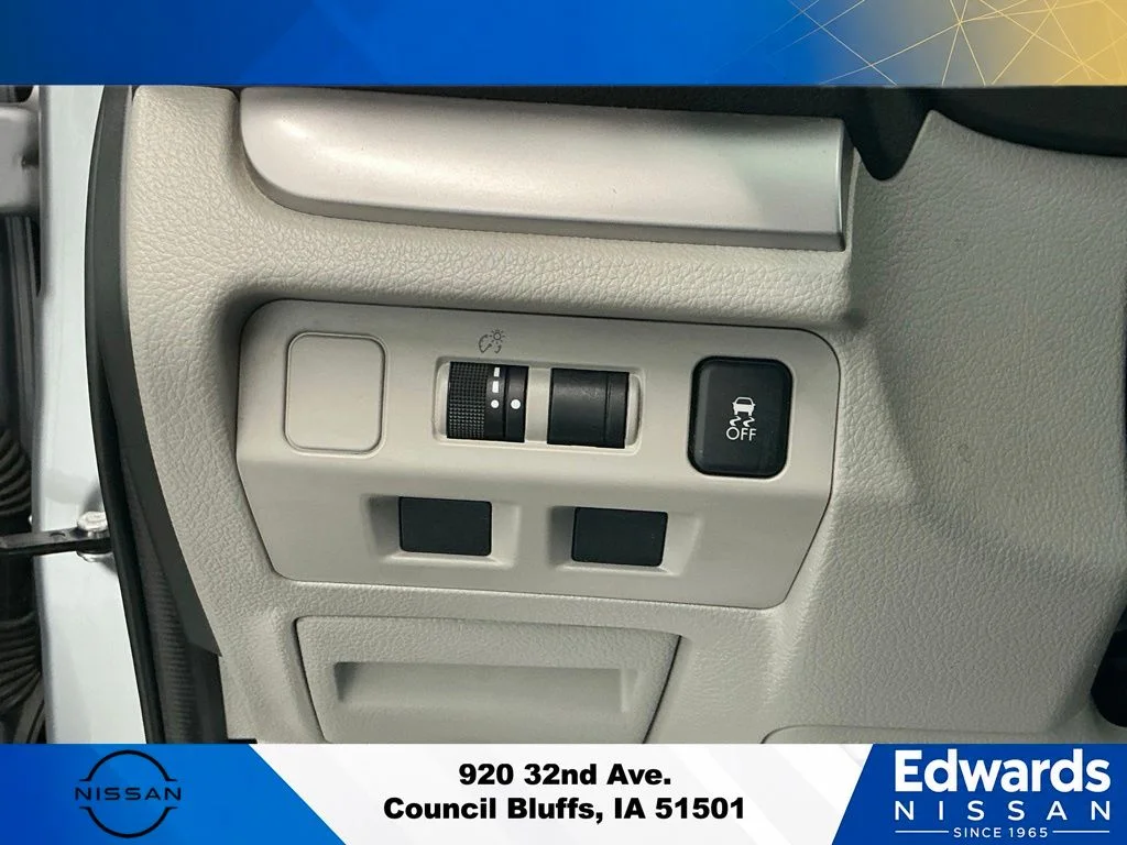 Used 2016 Silver Subaru 2.5i Premium image 21